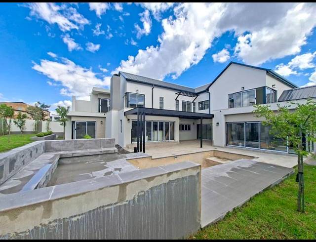 5 BEDROOM HOUSE FOR SALE IN MIDSTREAM ESTATE